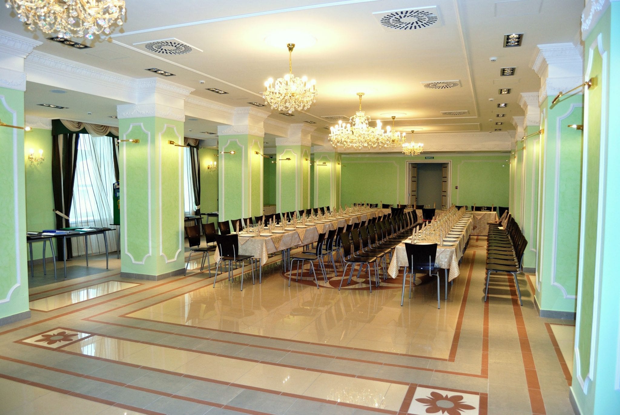 Малый зал (263 м2)