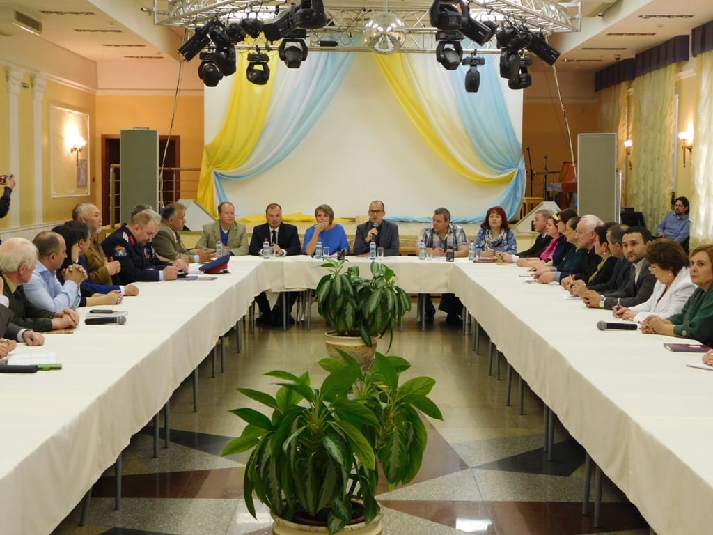 Врио главы удмуртии встретился с руководителями национально-культурных объединений 7