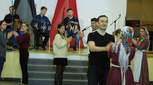 Участники «палэзян» окунулись в мир удмуртских и финно-угорских танцев 14