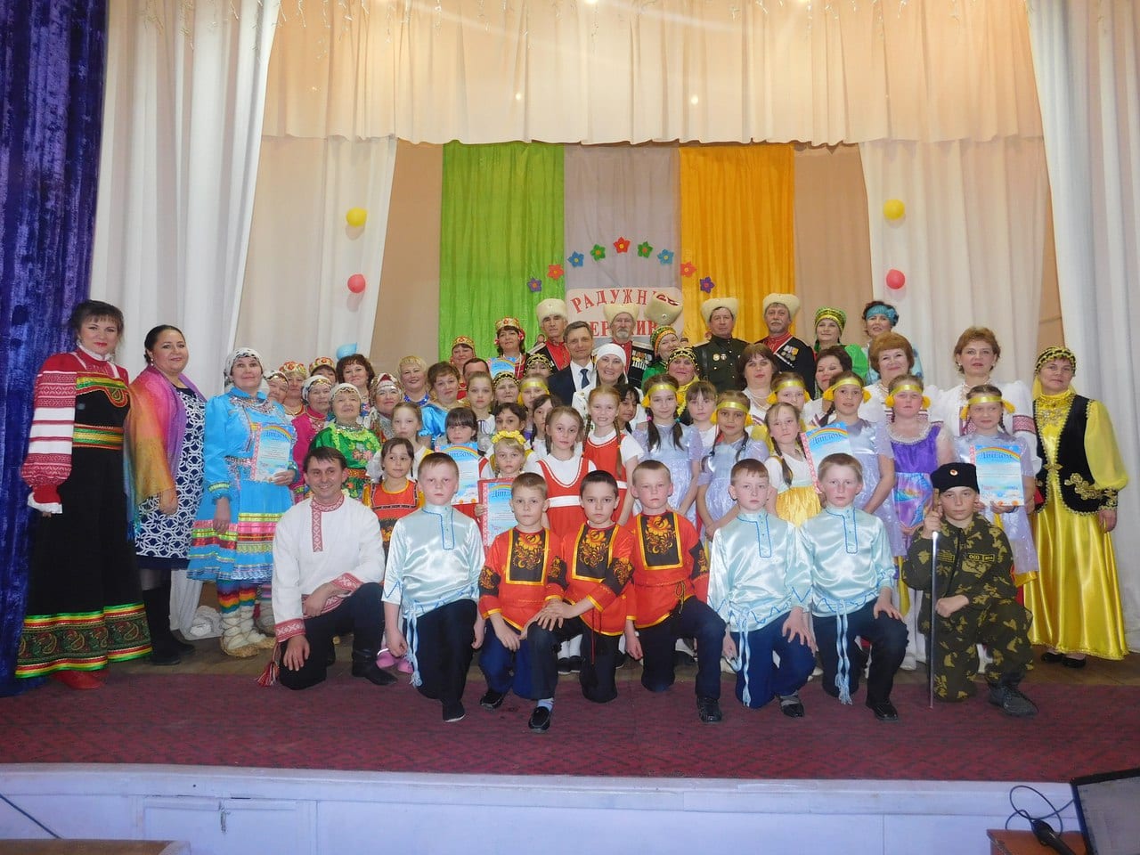 Фестиваль национальных культур «радужные переливы» прошел в каракулинском районе 1