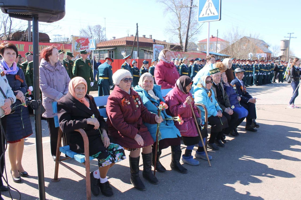 В посёлке кизнер состоялся праздничный концерт, посвящённый дню победы 1