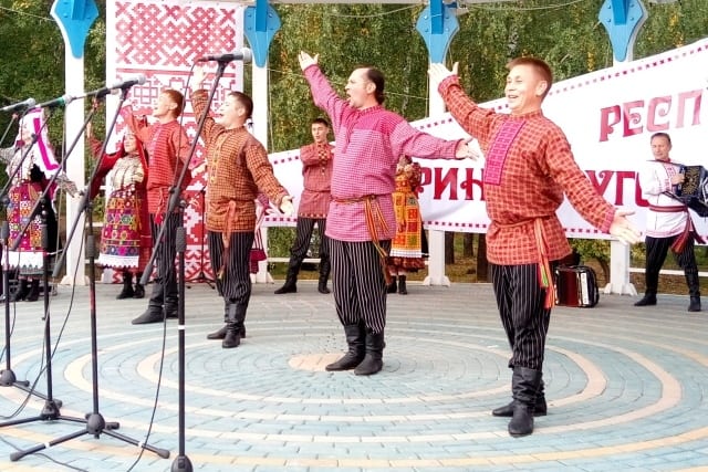Удмуртские ансамбли выступили на фестивале финно-угорских народов 1