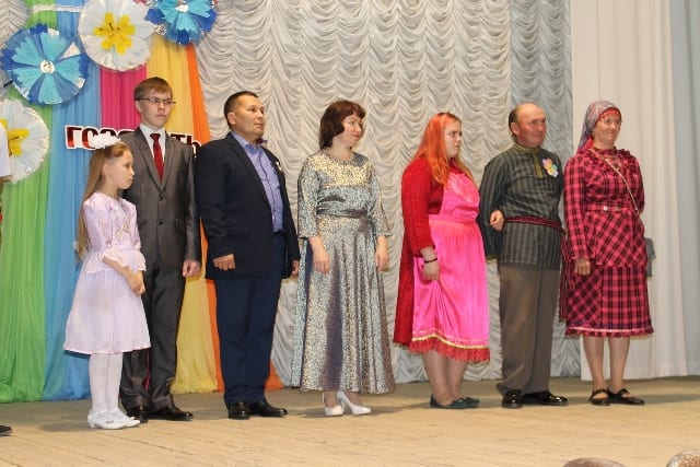 В можгинском районе прошёл конкурс семей «красота спасёт мир» 1