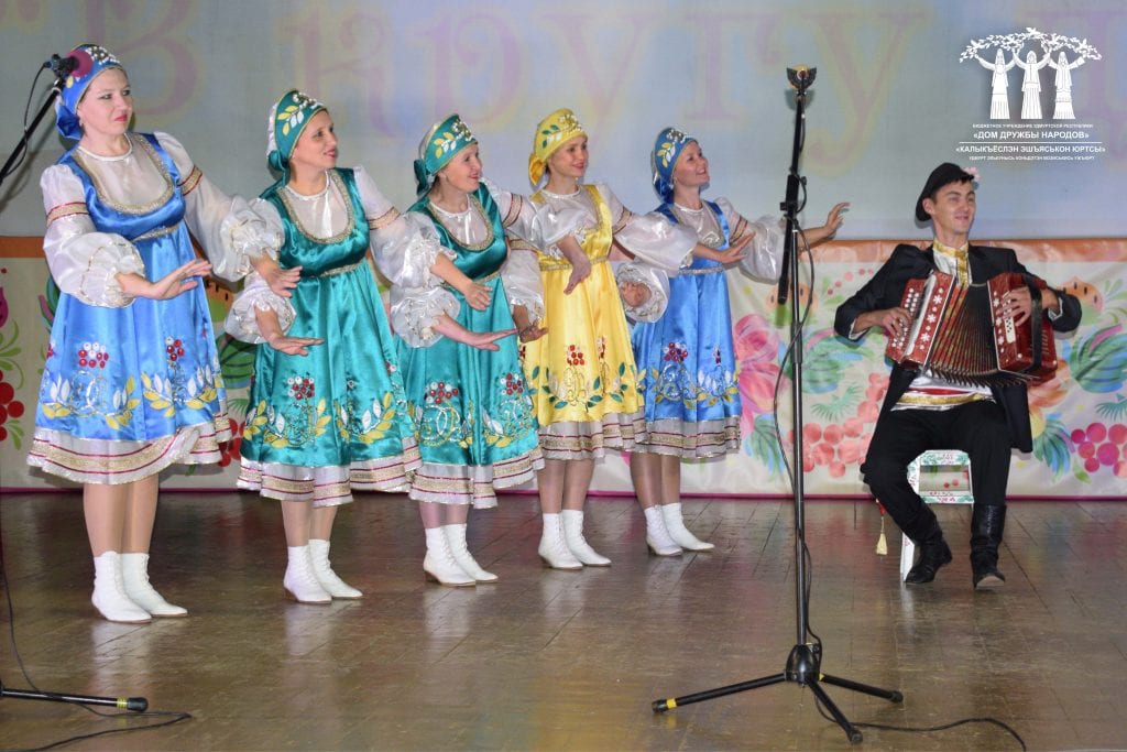 Творческие коллективы можгинского района выступили в ижевске 20
