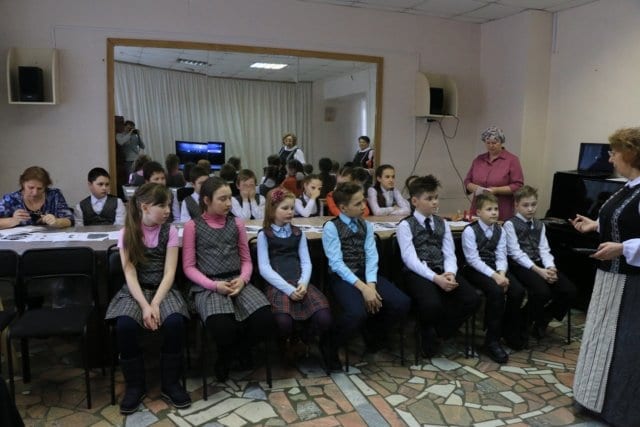 Школьники сарапула отметили еврейский праздник пурим 1