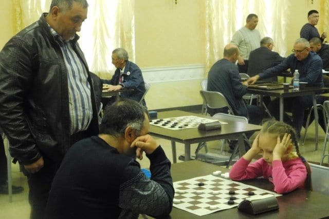 Состоялся турнир по шашкам и нардам среди национально-культурных объединений удмуртии 5