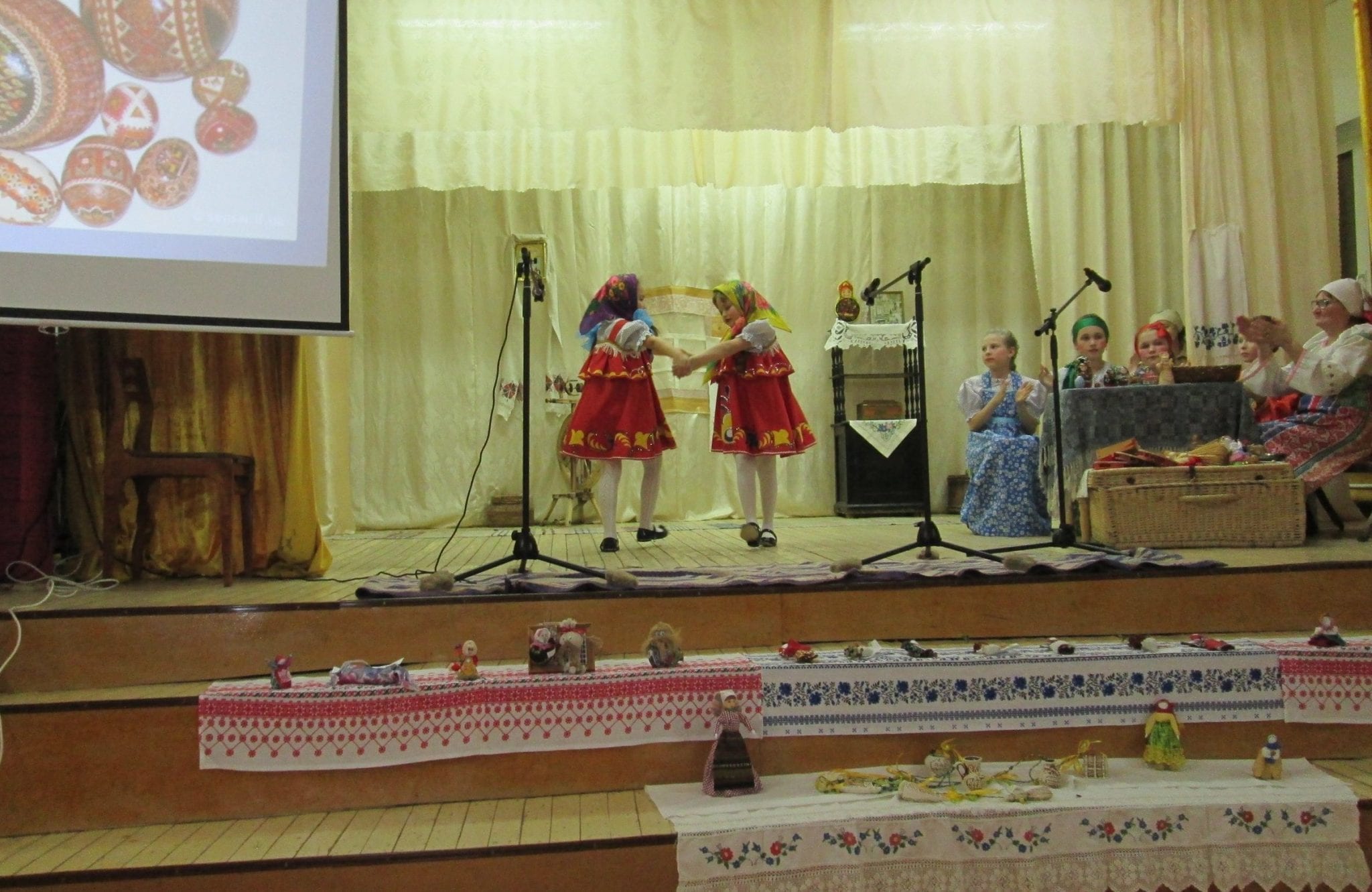 Жители дебёсского района познакомились с историей народных кукол 1
