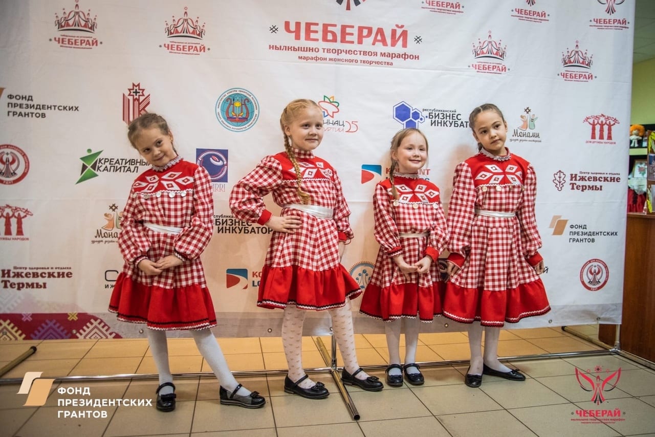 Фото четырех девочек, участниц конкурса чеберинка