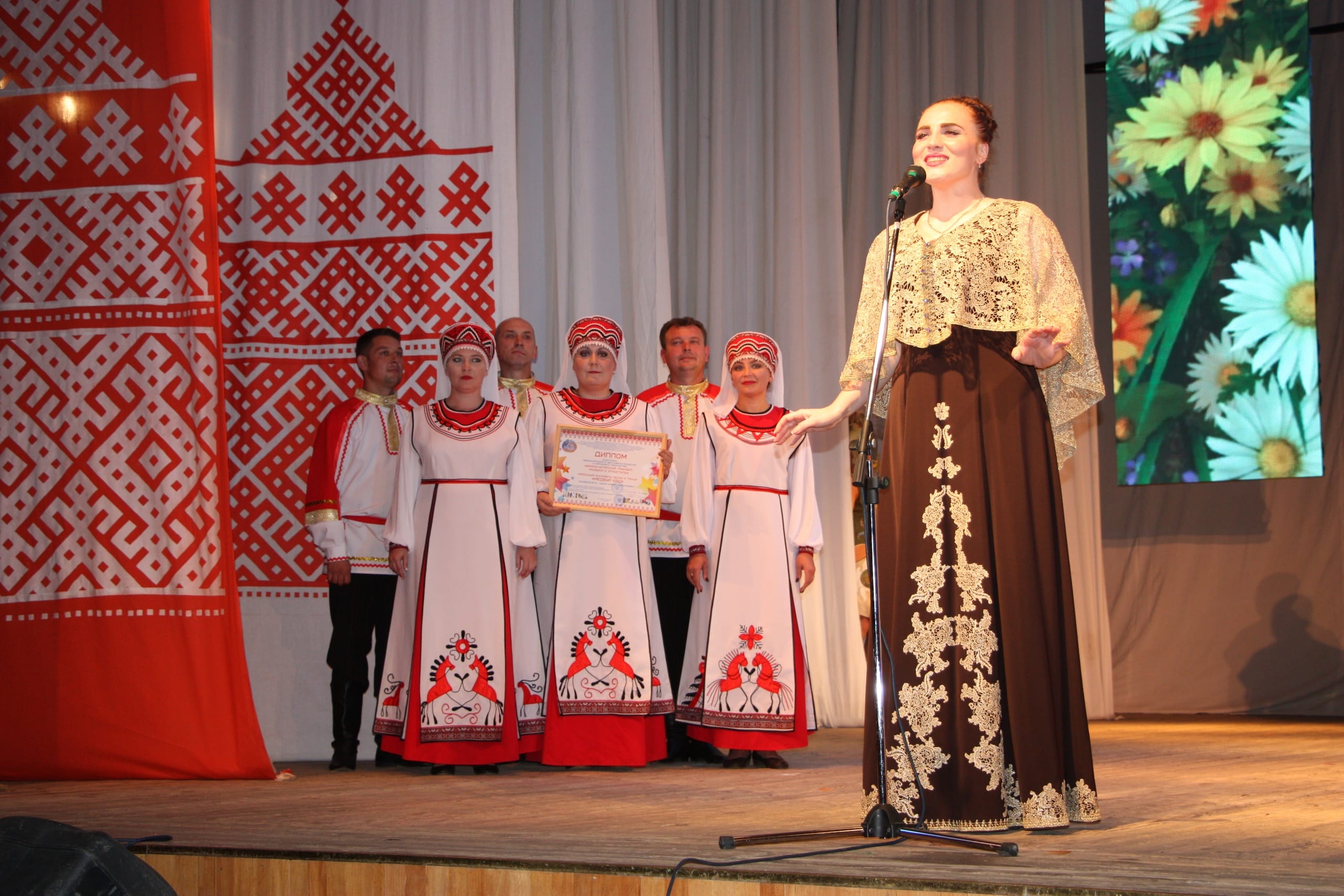 Фото с фестиваля финно-угорских и самодийских народов
