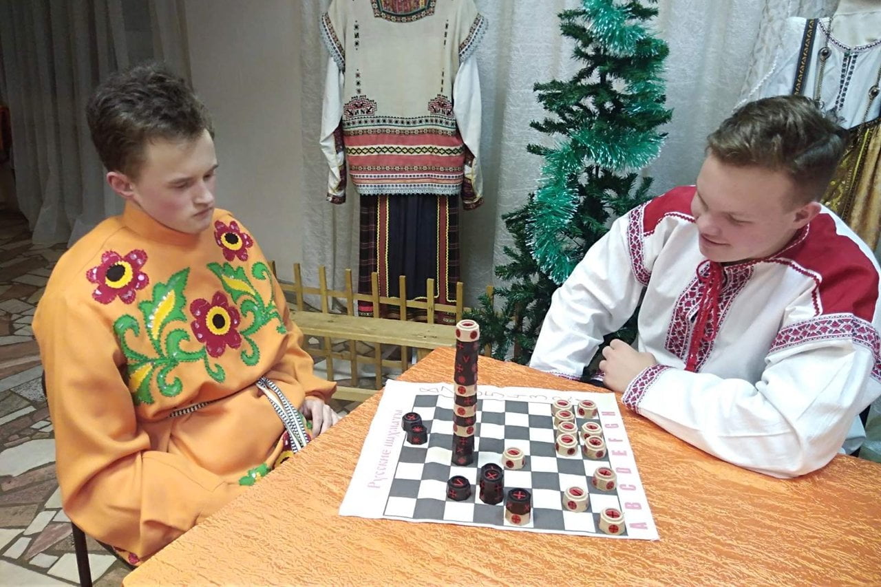 В сарапуле начались занятия по русским шахматам 1