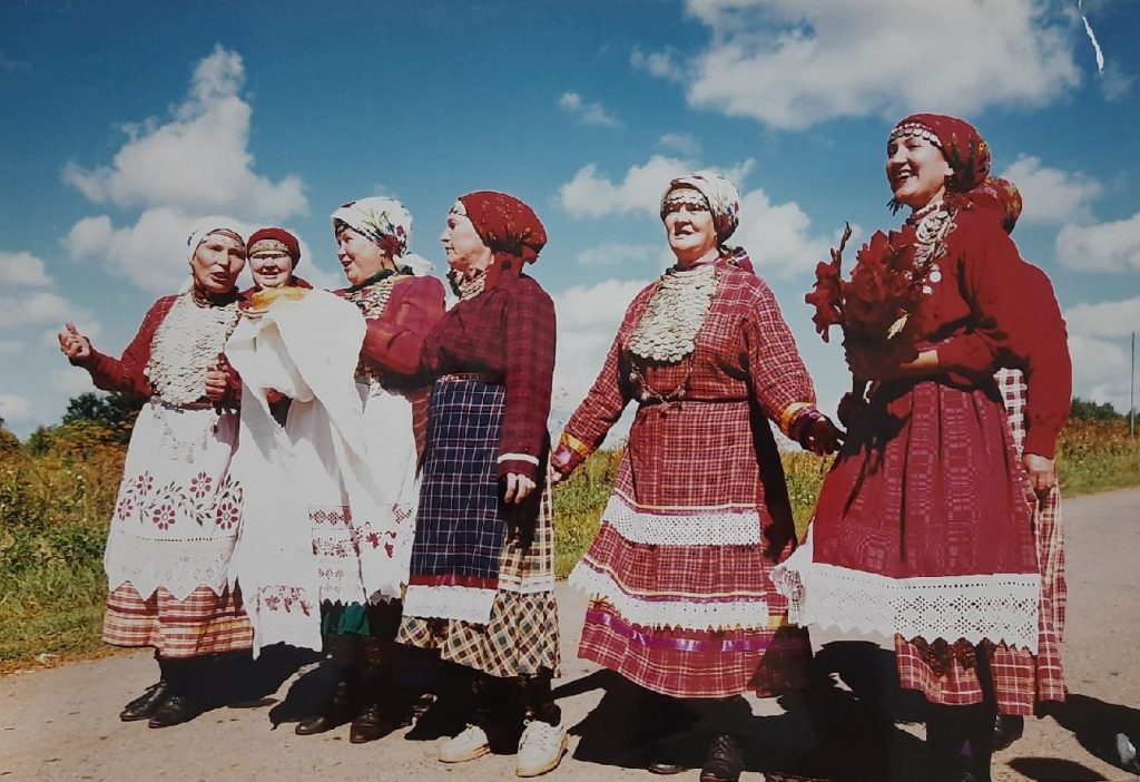 Фотовыставка «культура и быт финно-угорских народов» продлится до конца ноября 32