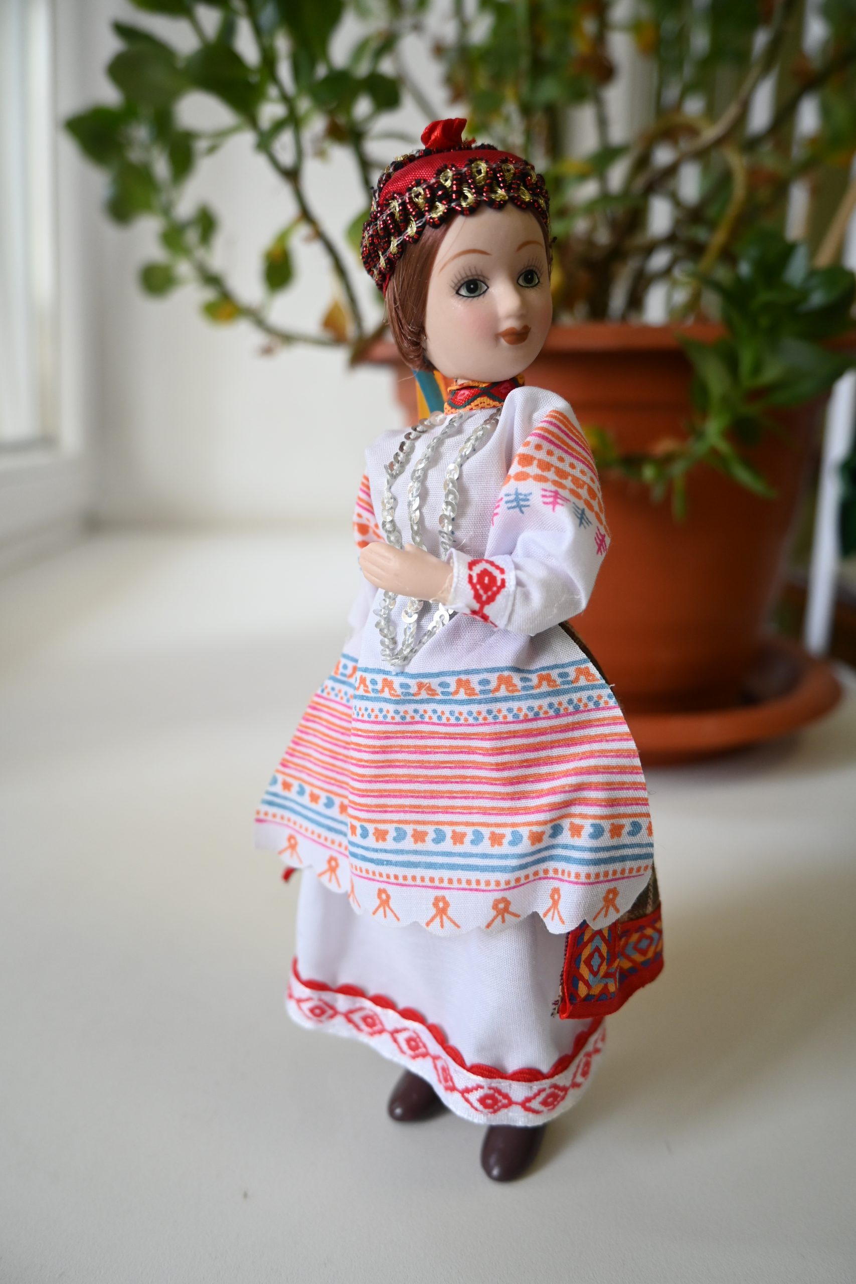 «истории игрушек». Выставка кукол в народных костюмах 19