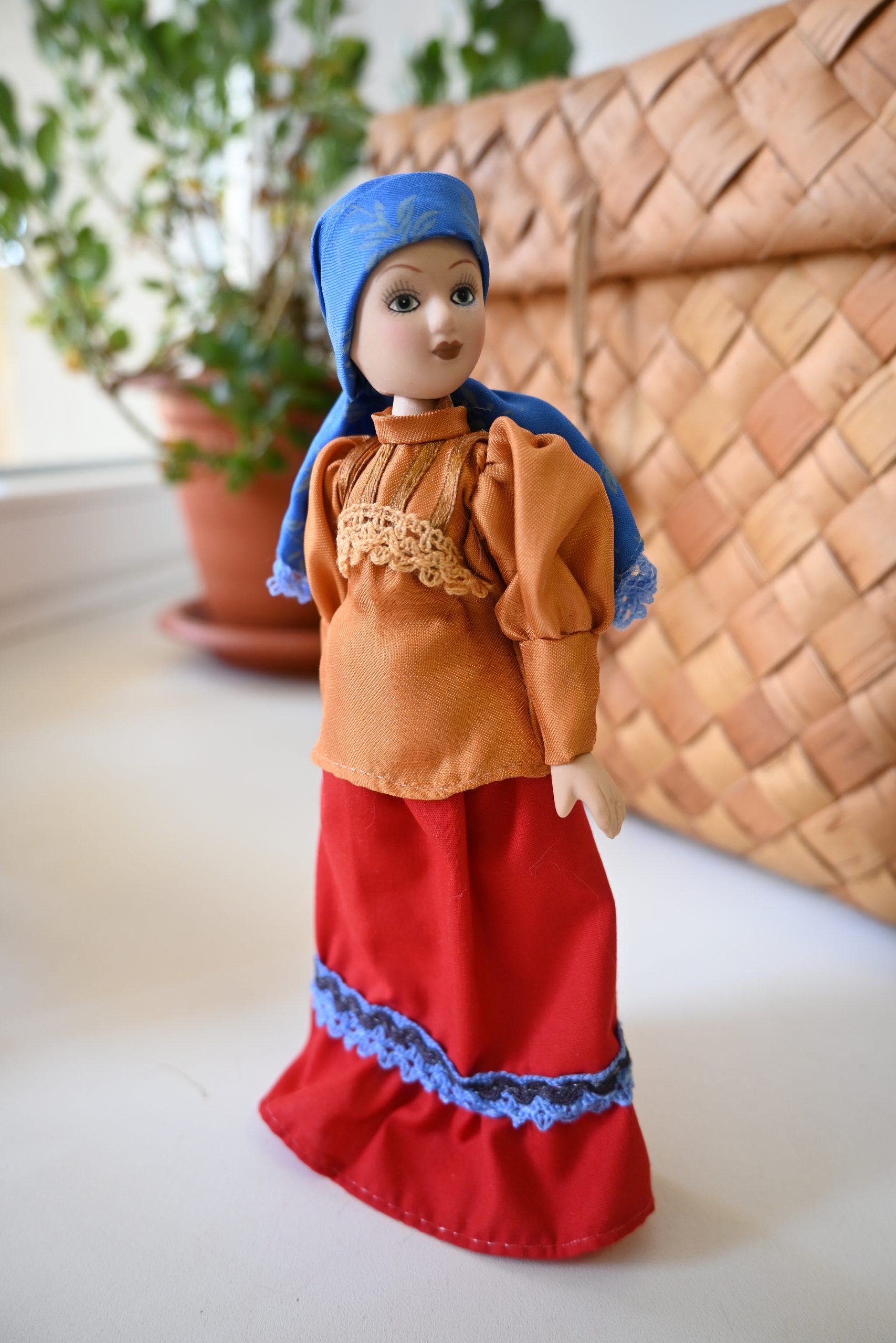 «истории игрушек». Выставка кукол в народных костюмах 105