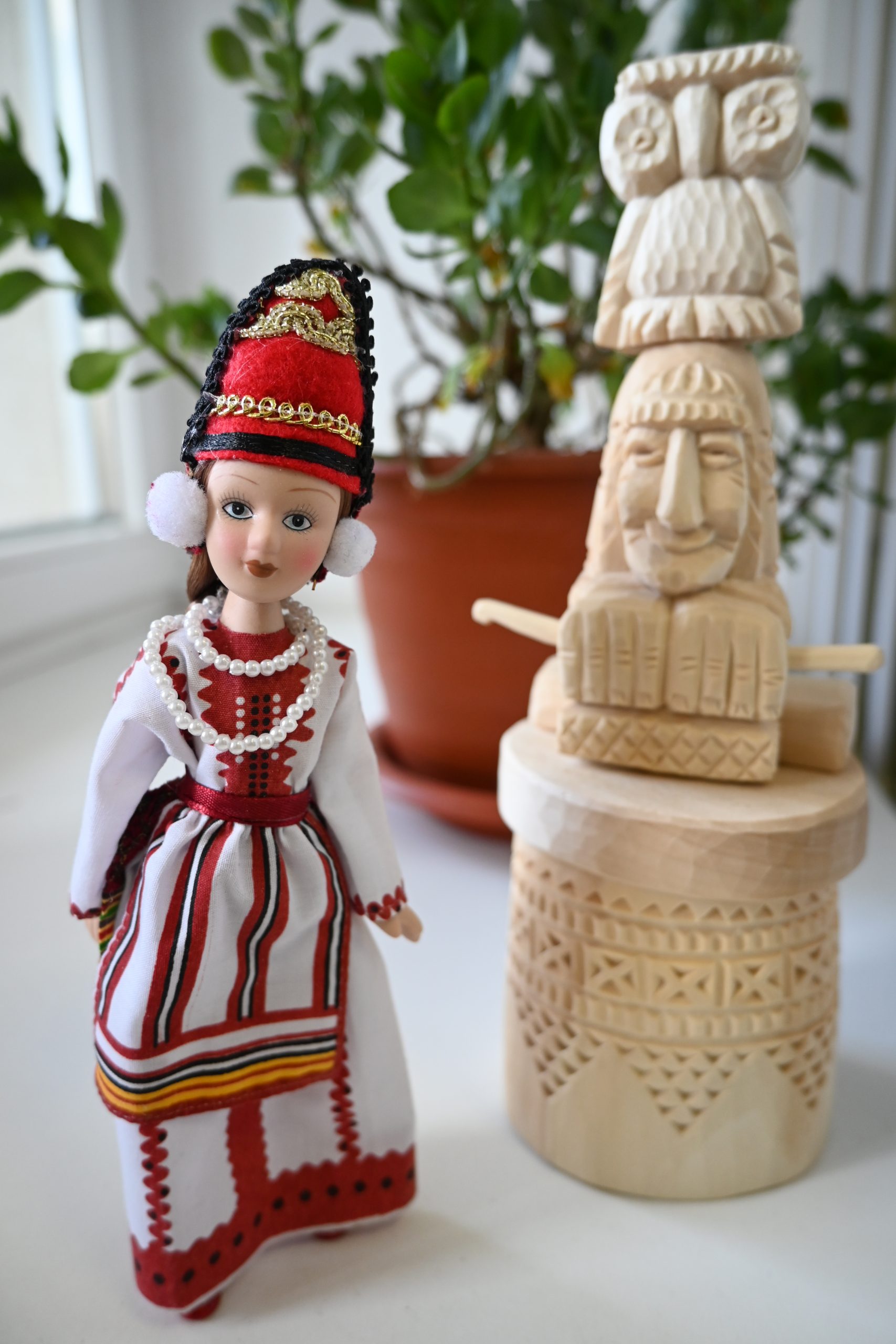 «истории игрушек». Выставка кукол в народных костюмах 40