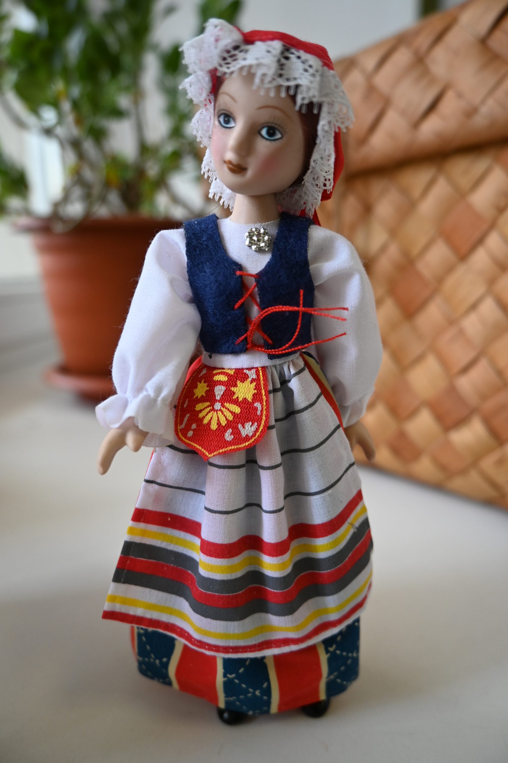 «истории игрушек». Выставка кукол в народных костюмах 129