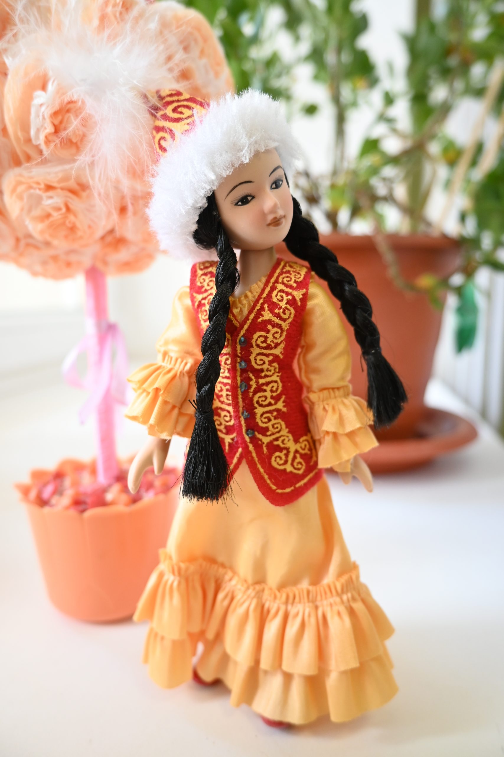 «истории игрушек». Выставка кукол в народных костюмах 150