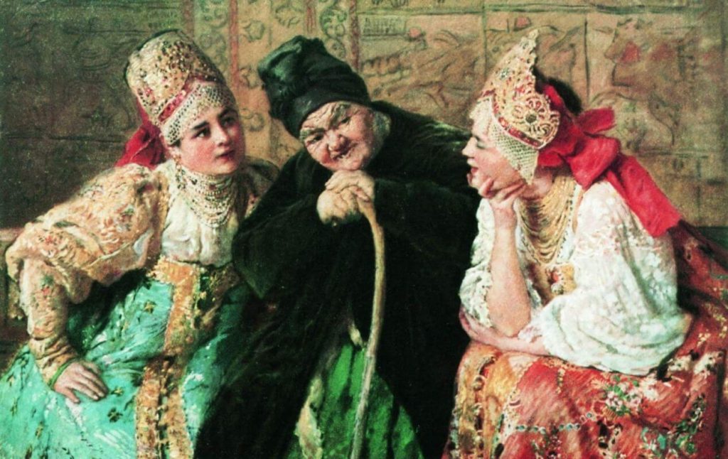 Женщины в русских кокошниках рядом с бабушкой