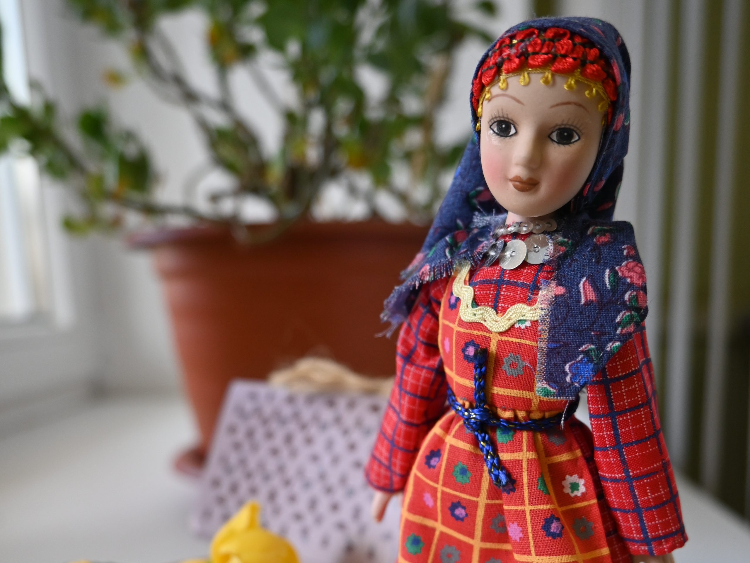 «истории игрушек». Выставка кукол в народных костюмах 4