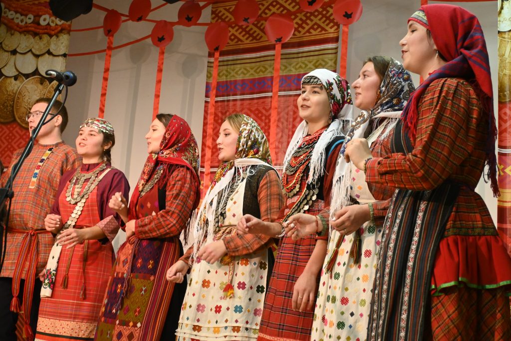Фестиваль «палэзян» открыли молодёжные коллективы «шочмо вож» и «чипчирган» 35