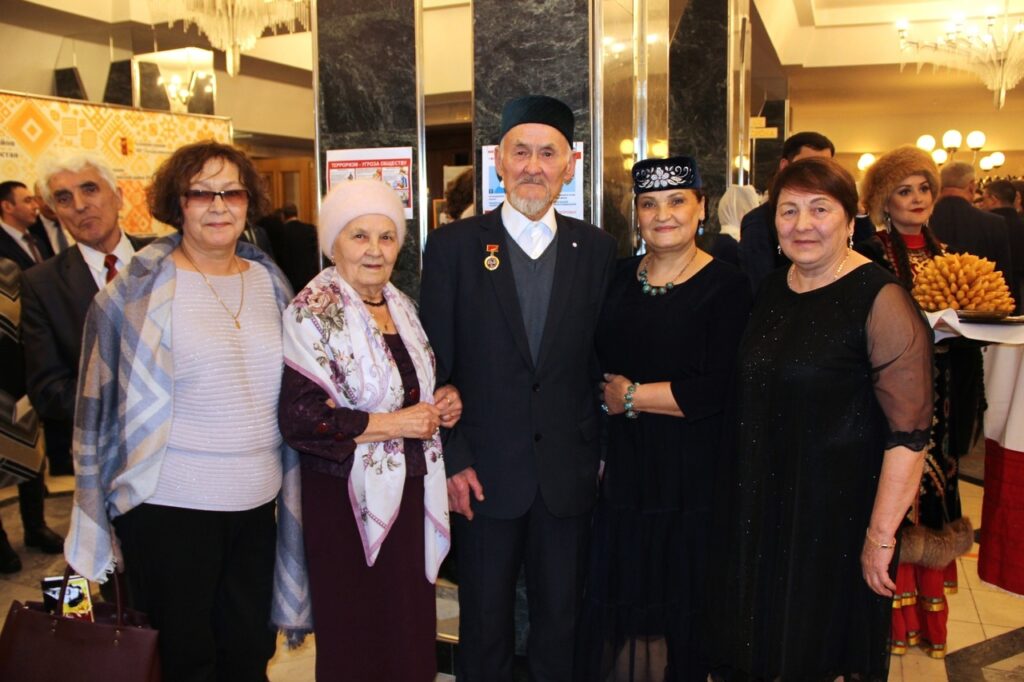 Общественники из удмуртии посетили родину поэта и драматурга ангама атнабаева 8