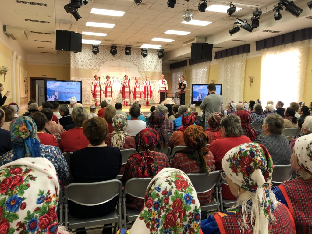 В день воссоединения крыма с россией в доме дружбы народов удмуртии состоялся межнациональный фестиваль «мы вместе»  6
