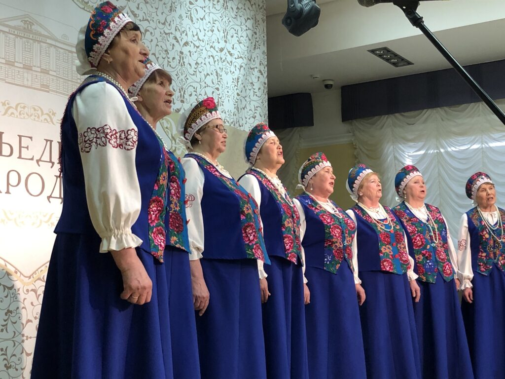В день воссоединения крыма с россией в доме дружбы народов удмуртии состоялся межнациональный фестиваль «мы вместе»  7