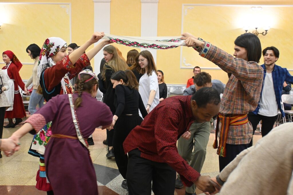 Удмуртский вечер танцев «эктон ӝыт» прошёл в доме дружбы народов 3
